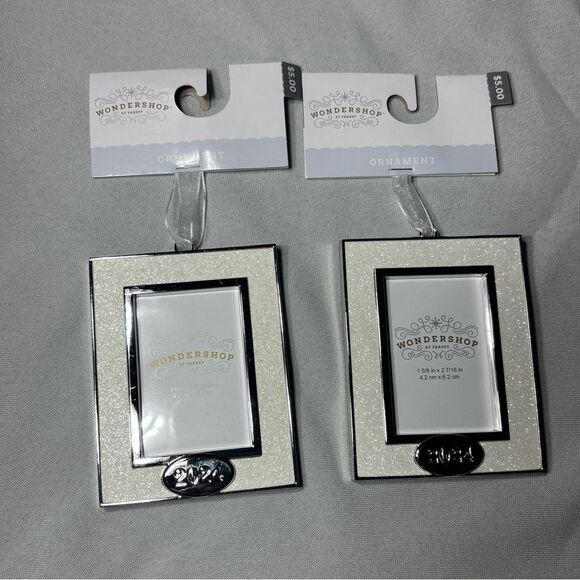 🎄❤️🎄 NEW 2024 Christmas Photo Frame Ornaments NWT 1 5/8” x 2 7/16” Wondershop - Picture 1 of 3